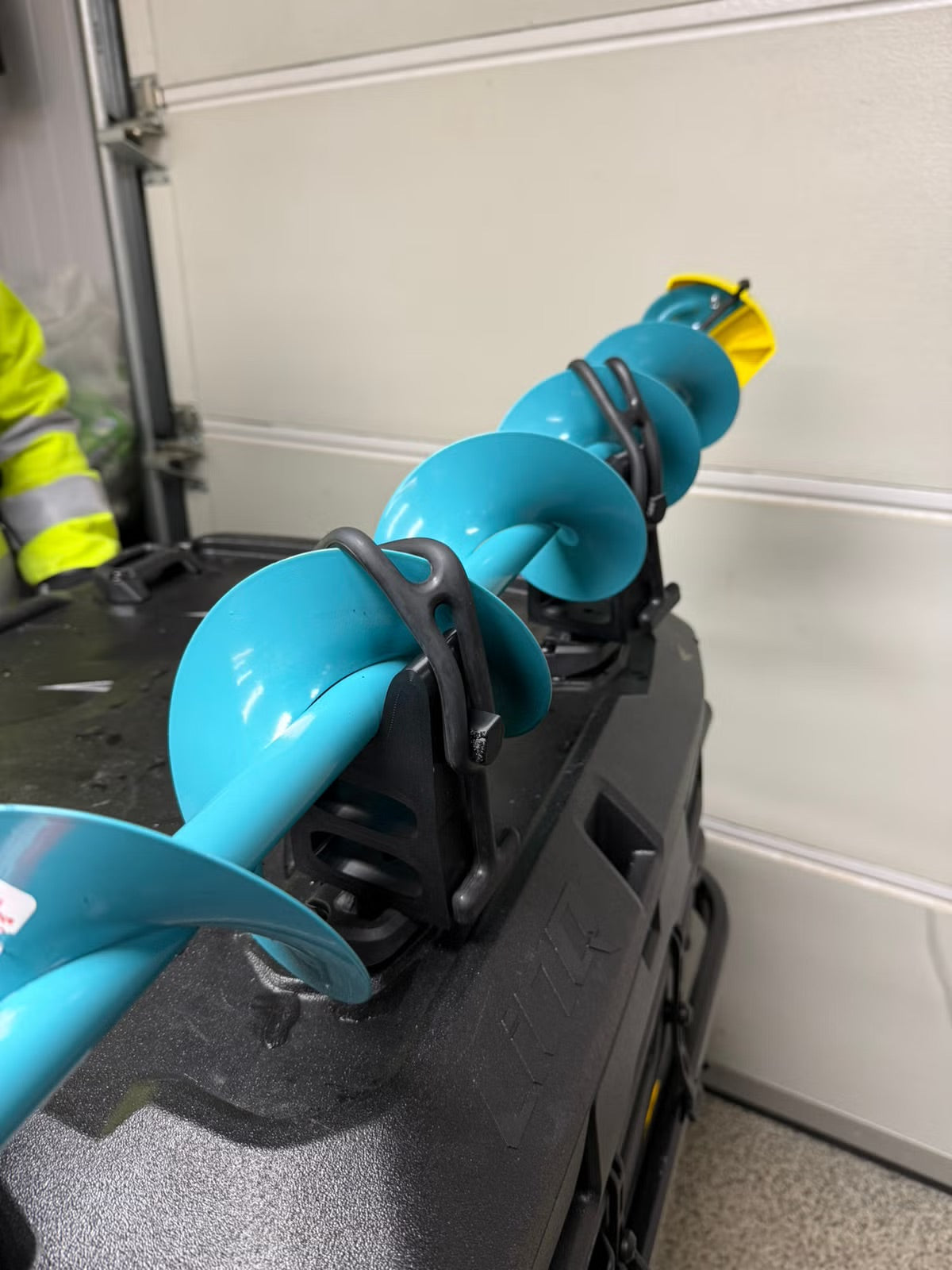 Ice drill/Tools attaches BRP LinQ